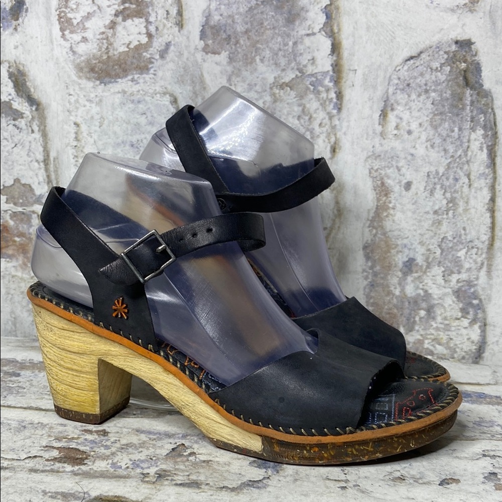 Art Wooden Sandals